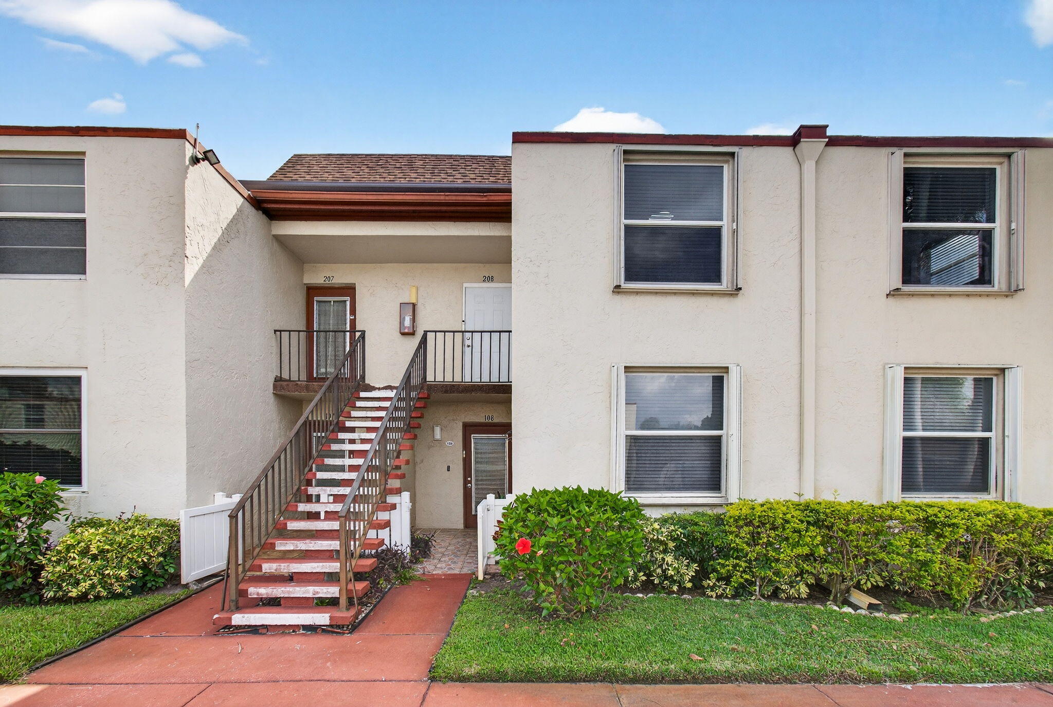 VILLAGES OF ORIOLE ABBEY CONDO - Residential