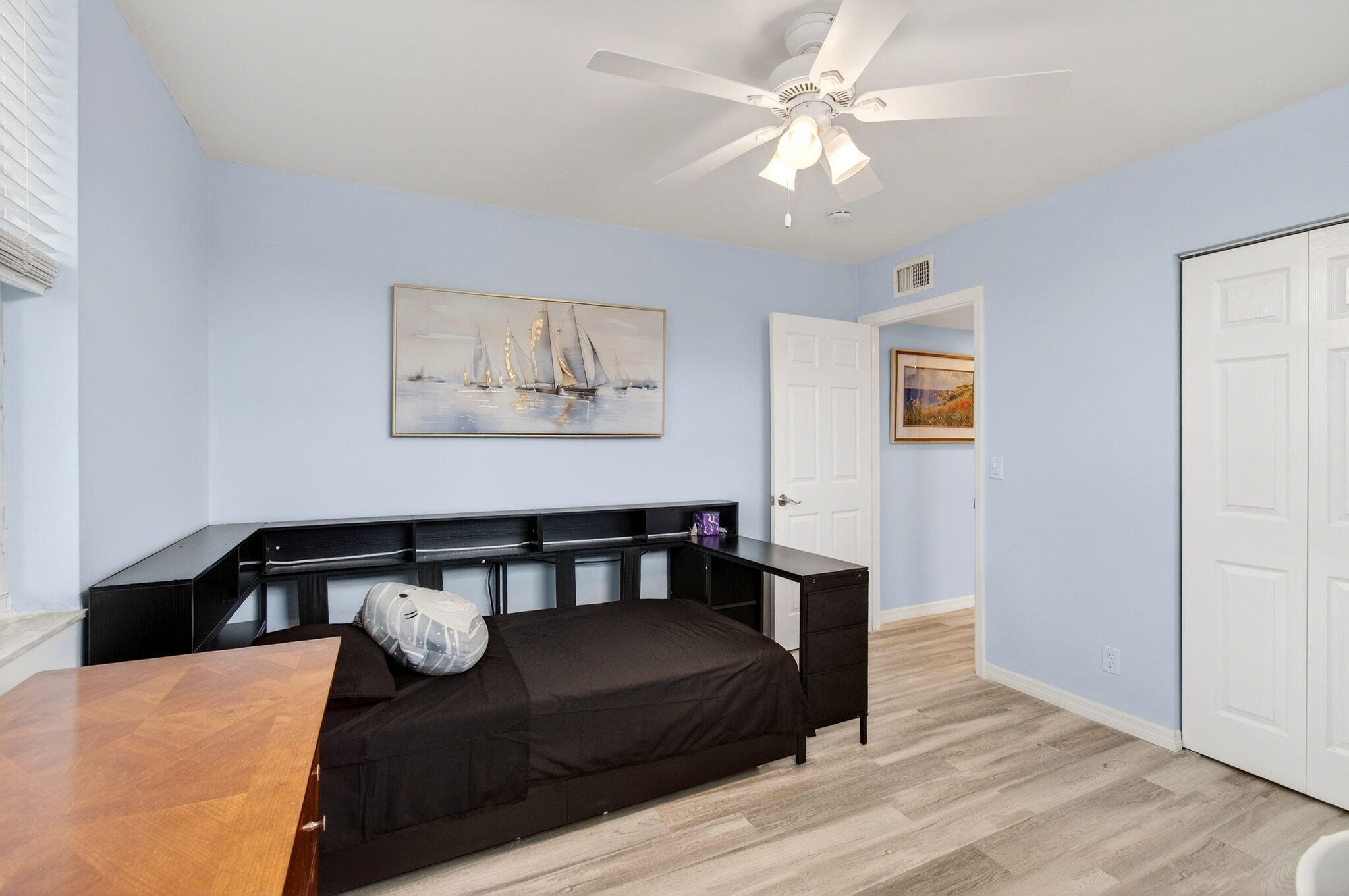 VILLAGES OF ORIOLE ABBEY CONDO - Residential