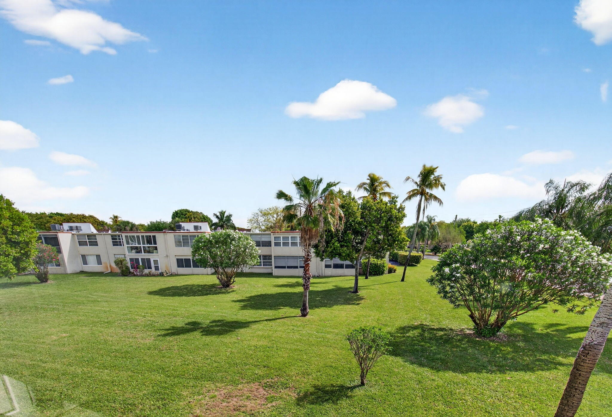 VILLAGES OF ORIOLE ABBEY CONDO - Residential