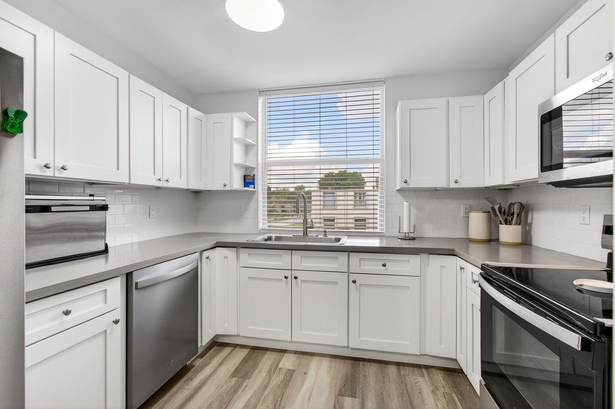 VILLAGES OF ORIOLE ABBEY CONDO - Residential