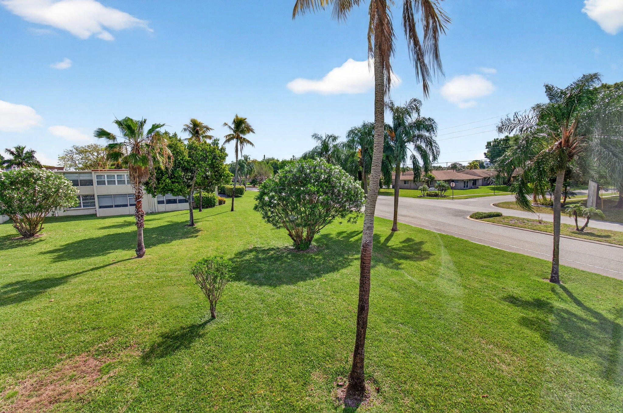 VILLAGES OF ORIOLE ABBEY CONDO - Residential