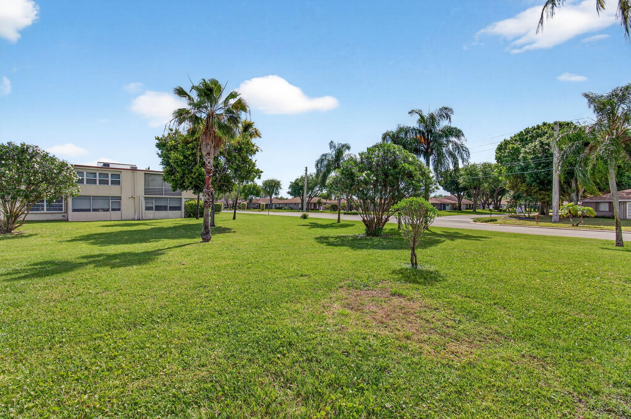 VILLAGES OF ORIOLE ABBEY CONDO - Residential