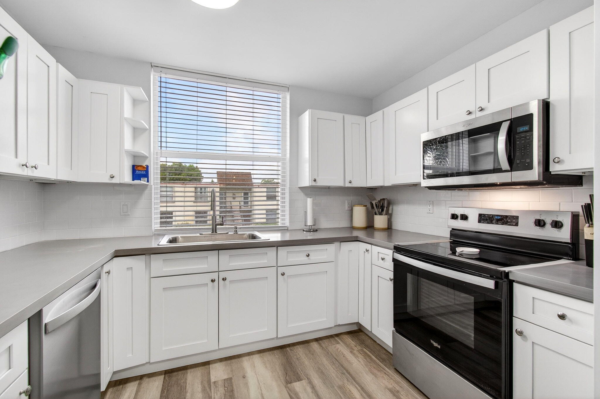 VILLAGES OF ORIOLE ABBEY CONDO - Residential