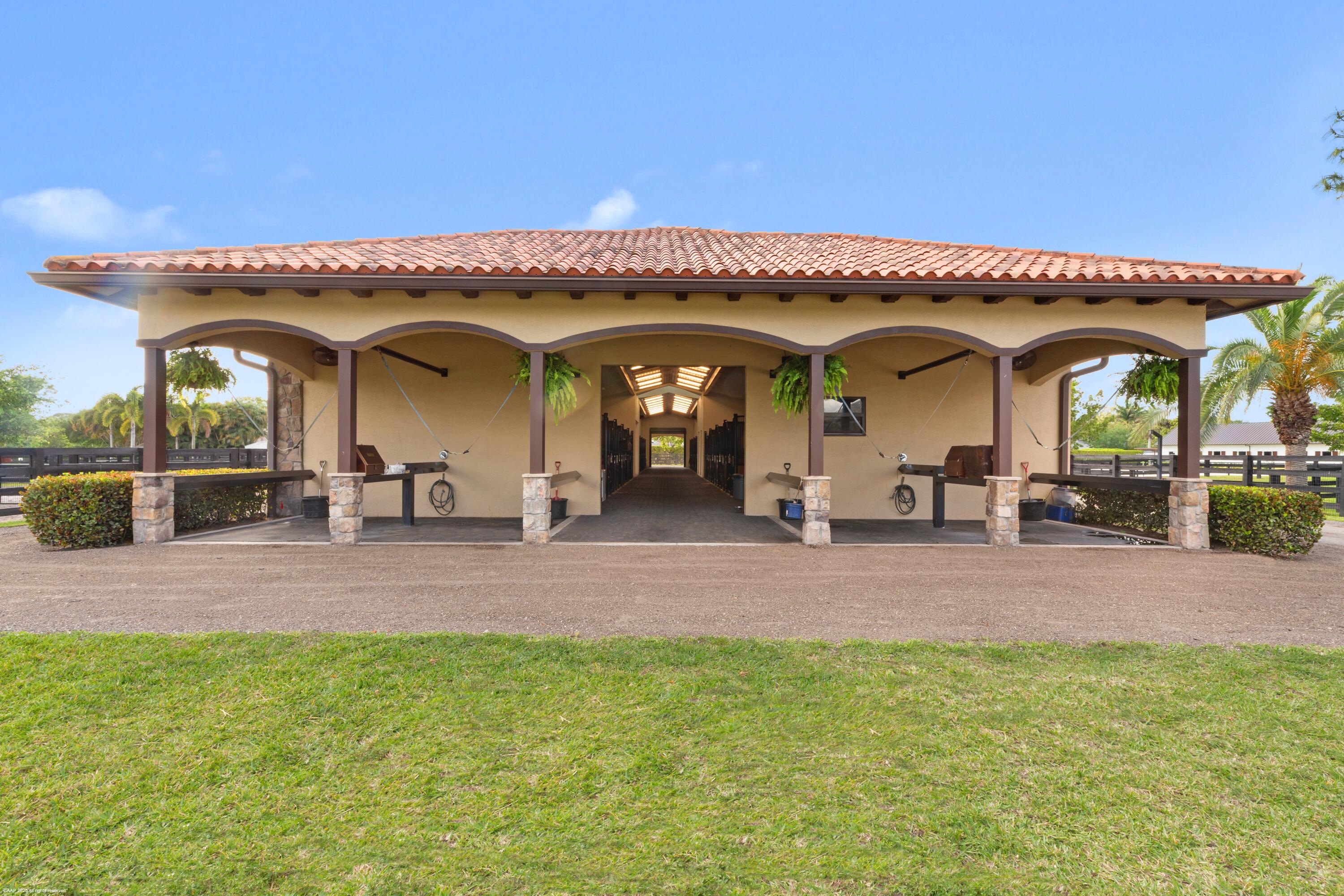 SADDLE TRAIL PARK OF WELLINGTON - Residential