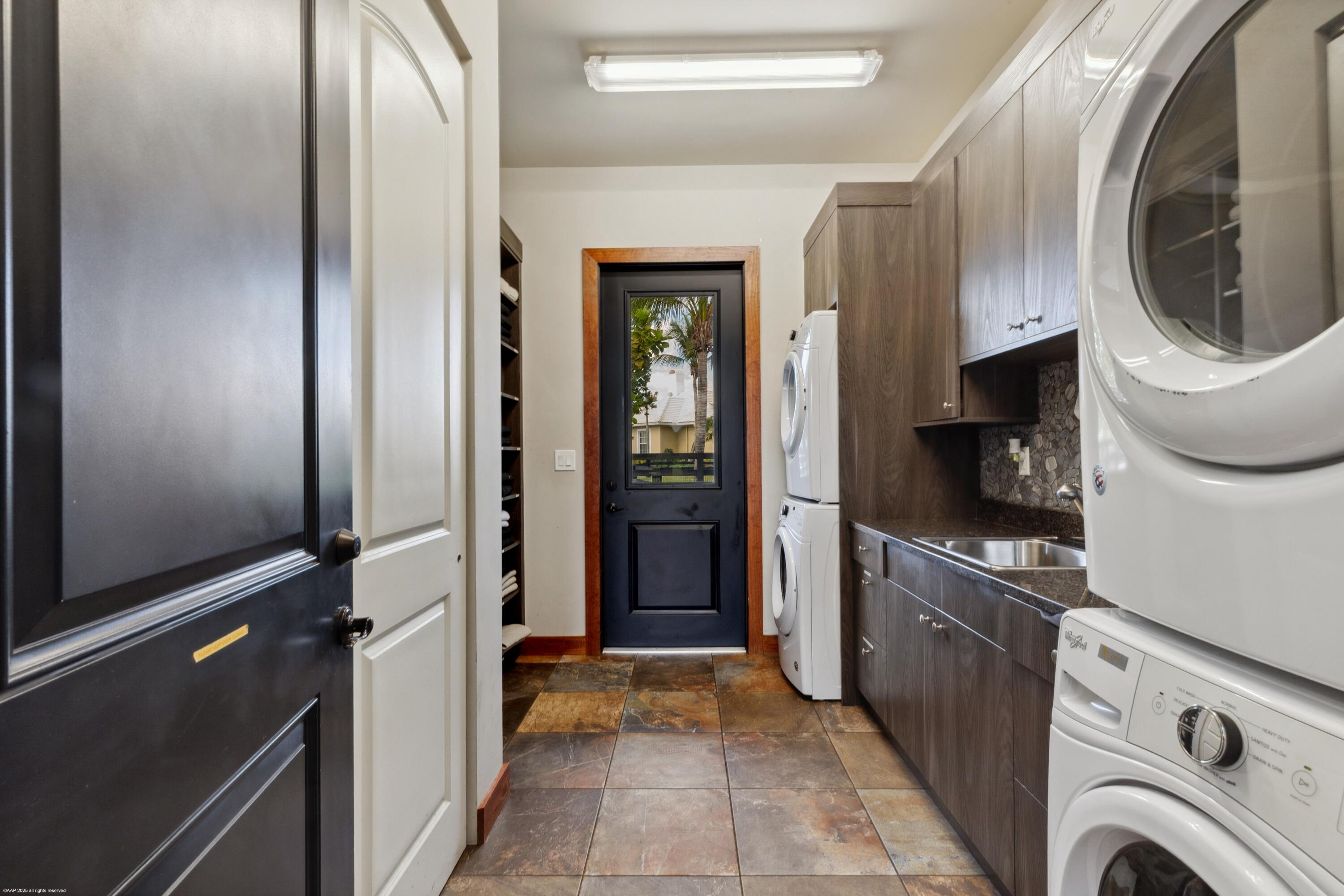 SADDLE TRAIL PARK OF WELLINGTON - Residential