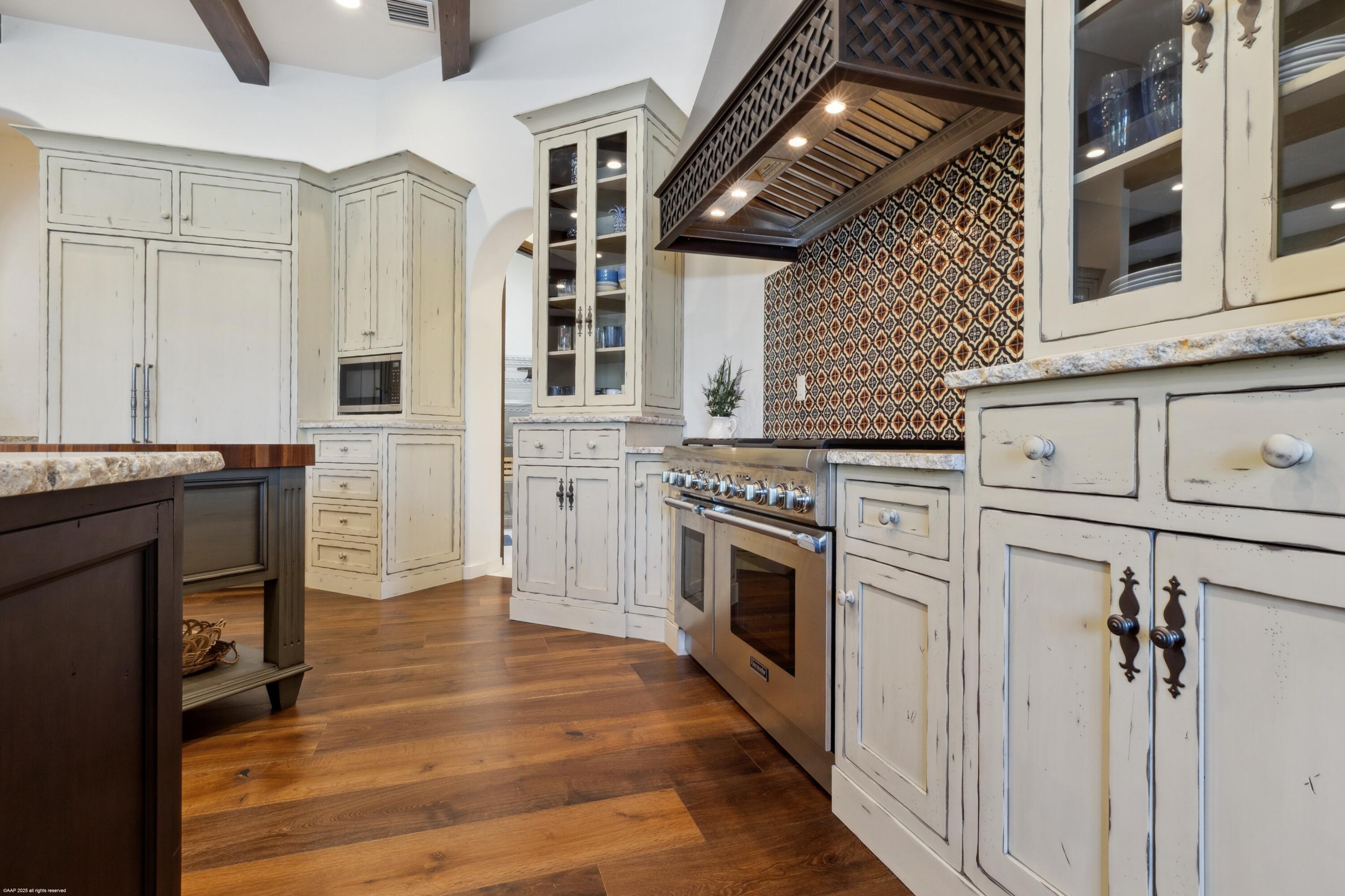 SADDLE TRAIL PARK OF WELLINGTON - Residential