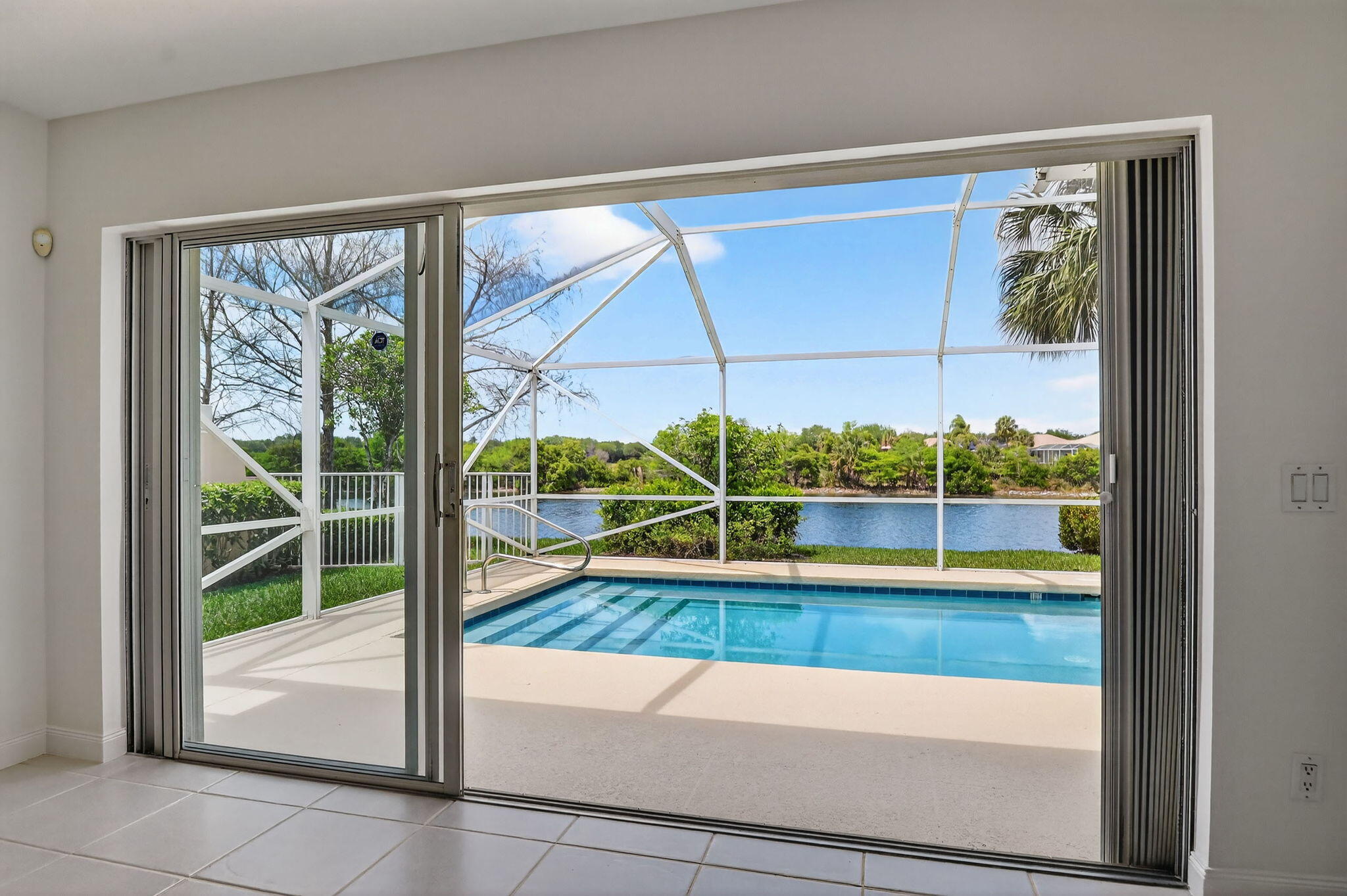 VILLAGEWALK OF WELLINGTON 4 - Residential