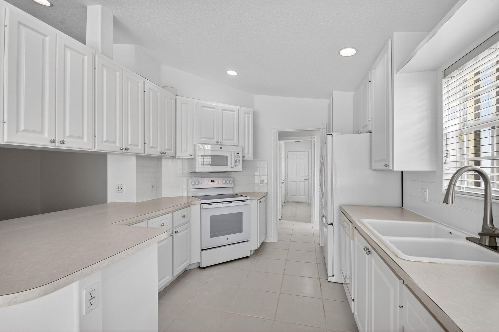 VILLAGEWALK OF WELLINGTON 4 - Residential