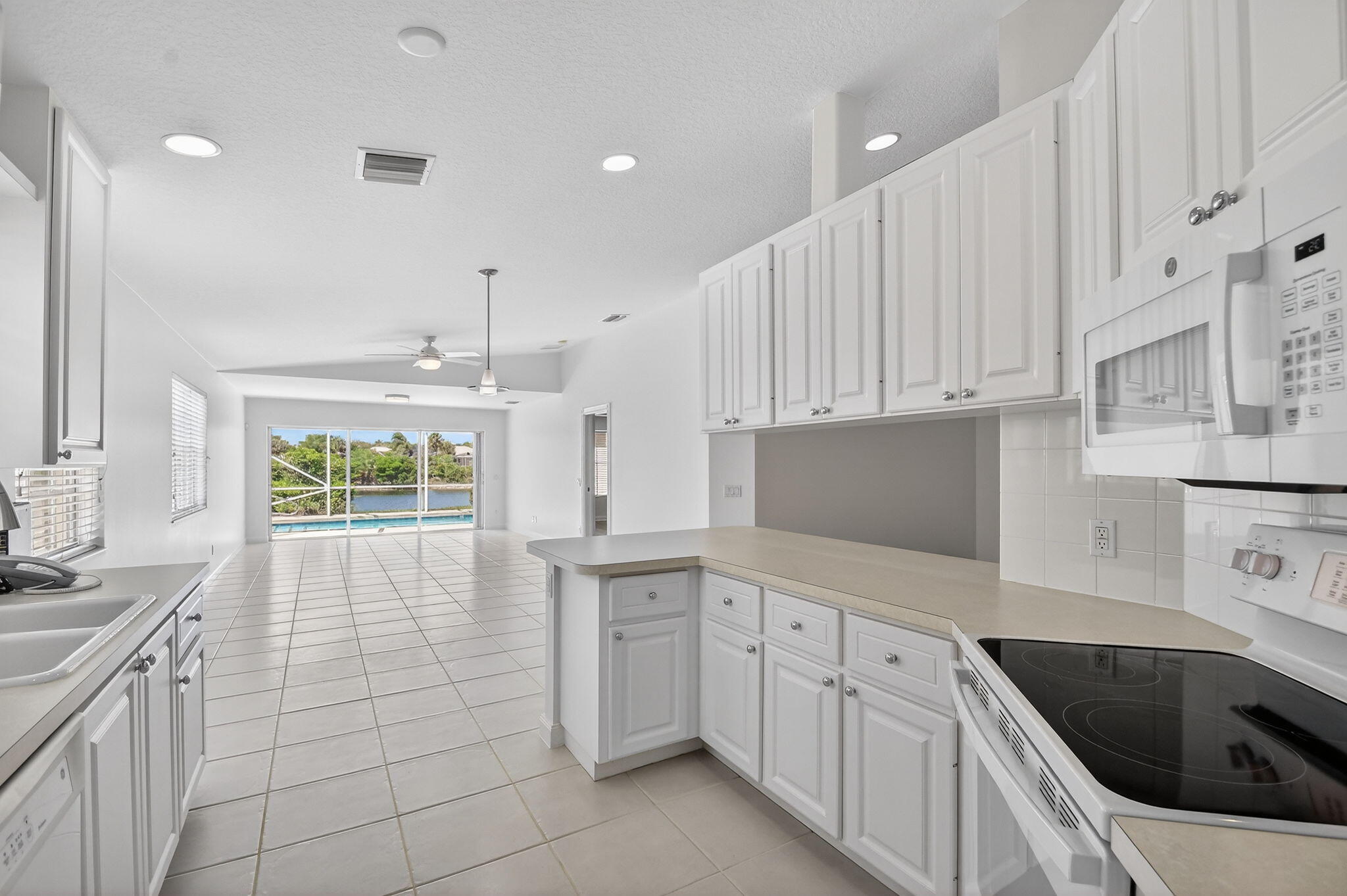 VILLAGEWALK OF WELLINGTON 4 - Residential