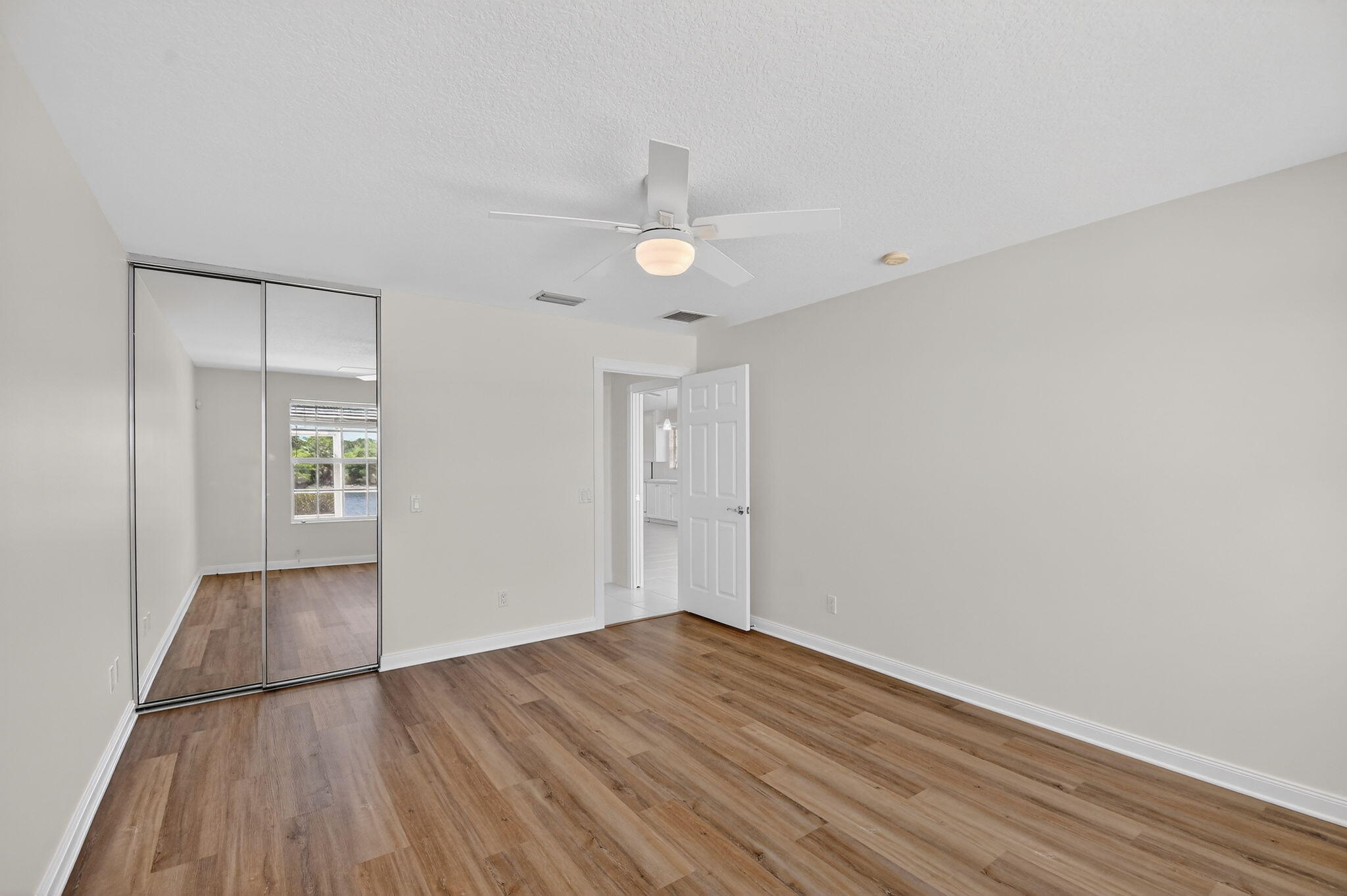 VILLAGEWALK OF WELLINGTON 4 - Residential