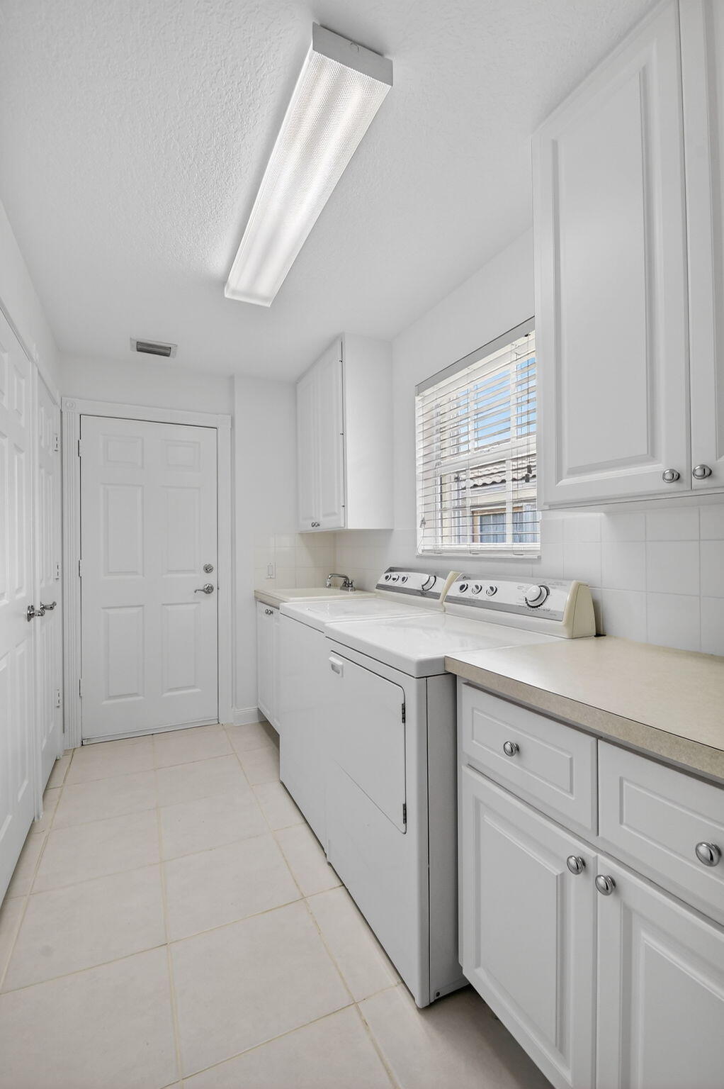 VILLAGEWALK OF WELLINGTON 4 - Residential