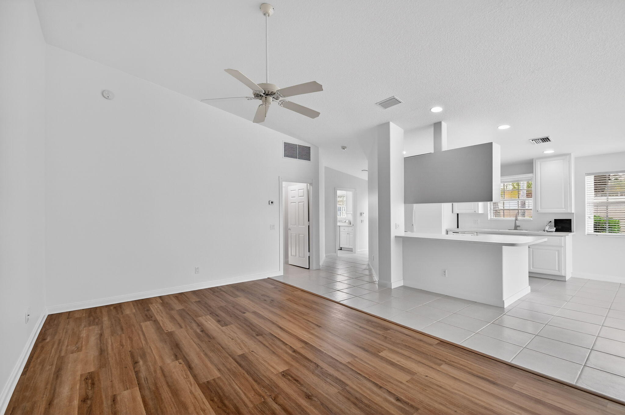 VILLAGEWALK OF WELLINGTON 4 - Residential