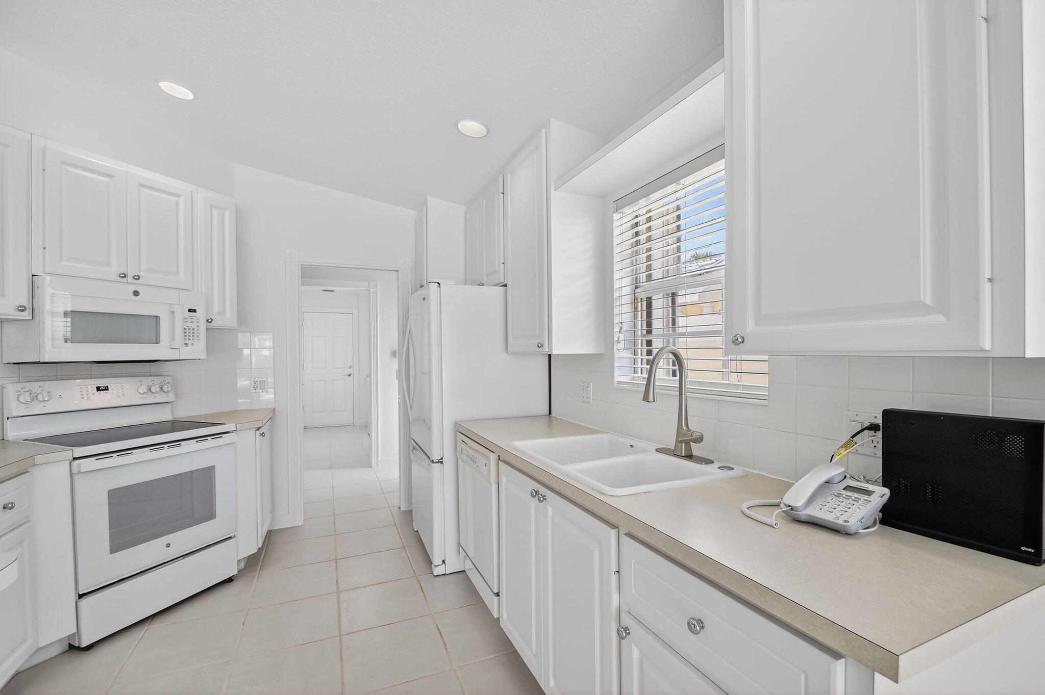 VILLAGEWALK OF WELLINGTON 4 - Residential