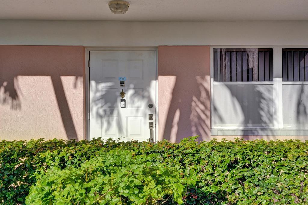 SUNRISE LAKES IV - Residential