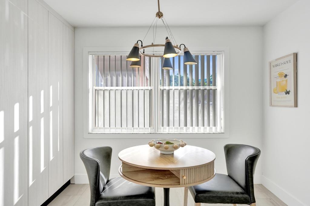 SUNRISE LAKES IV - Residential