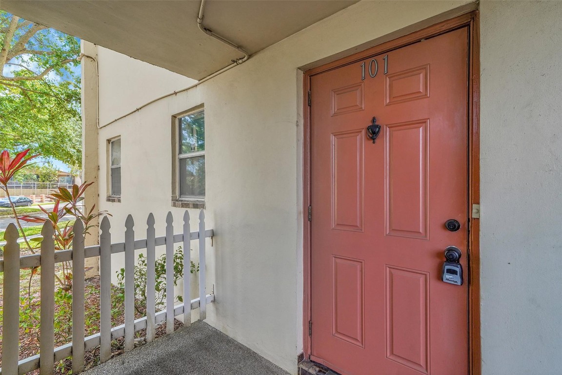 2901 Sunrise Lakes Drive 101