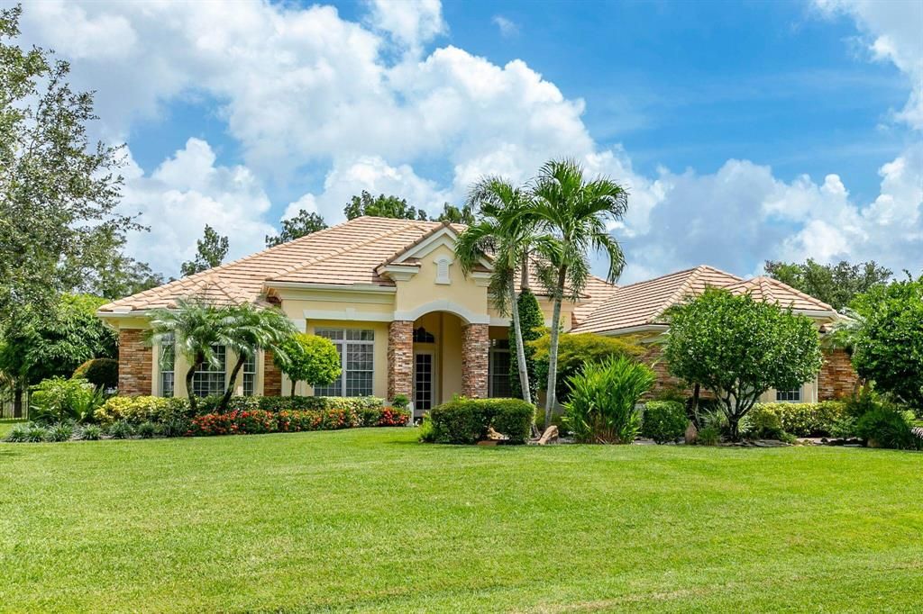 Photo of 187 SW Lake Rush Court, Palm City, FL 34990 (MLS # R10742569)