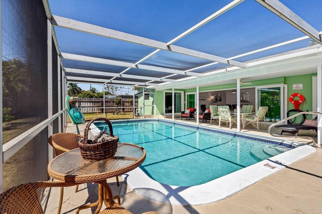 Photo of 430 NE 43RD Street, Boca Raton, FL 33431 (MLS # B26082817)