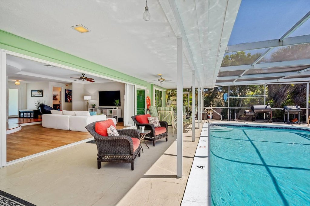 Photo of 430 NE 43RD Street, Boca Raton, FL 33431 (MLS # B26082817)