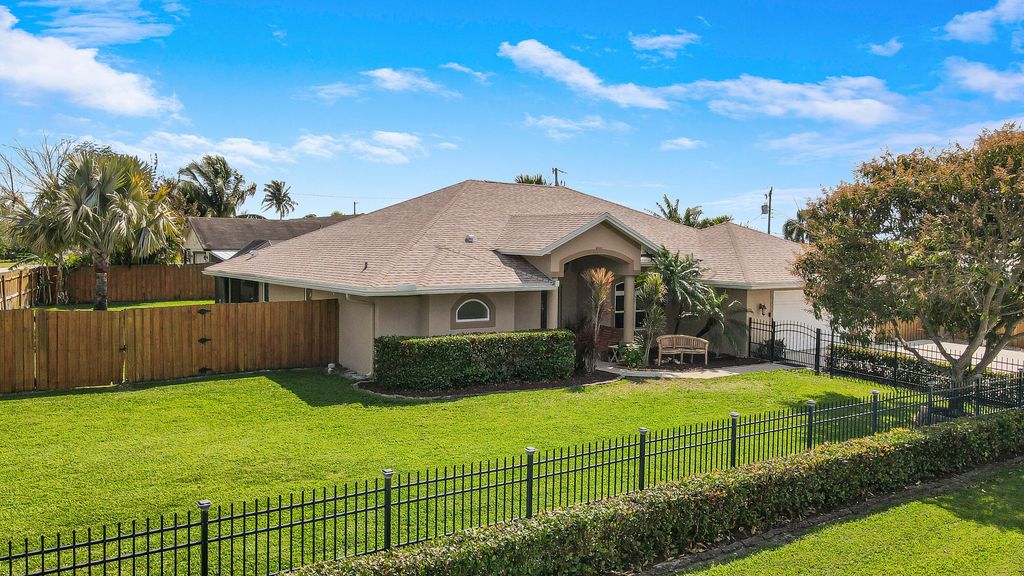 Photo of 7436 SE Craig Street, Hobe Sound, FL 33455 (MLS # R10963536)