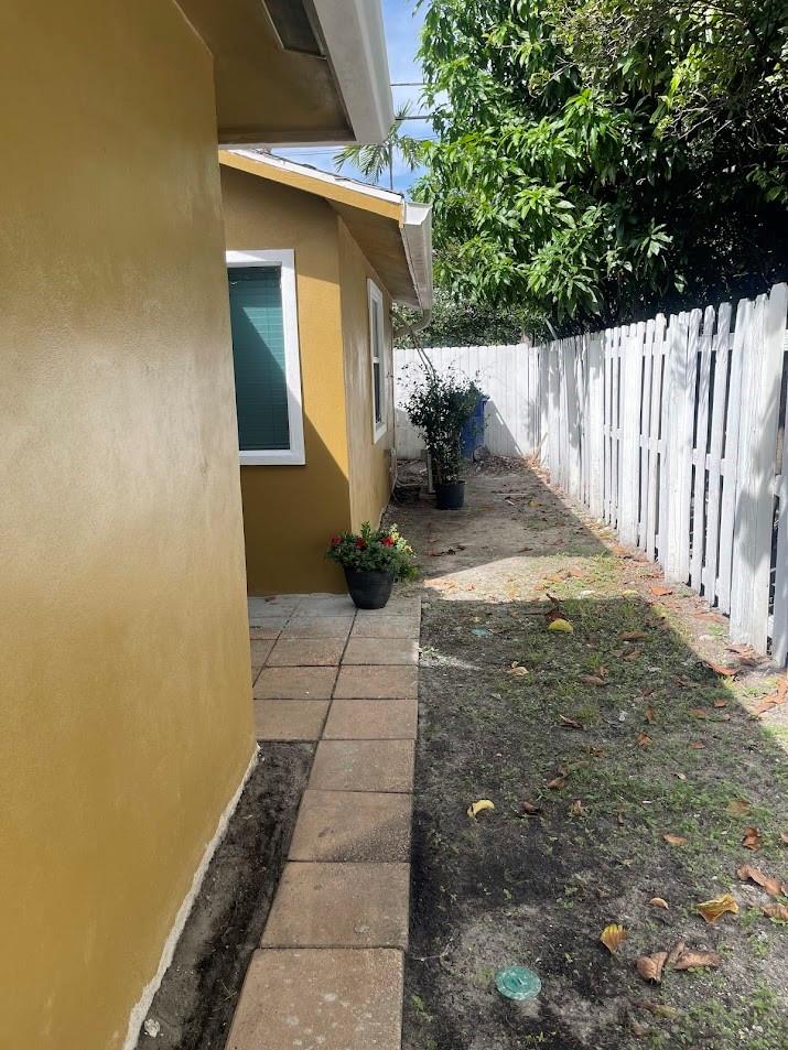 View photos, virtual tours, details... 533 NE 15th St