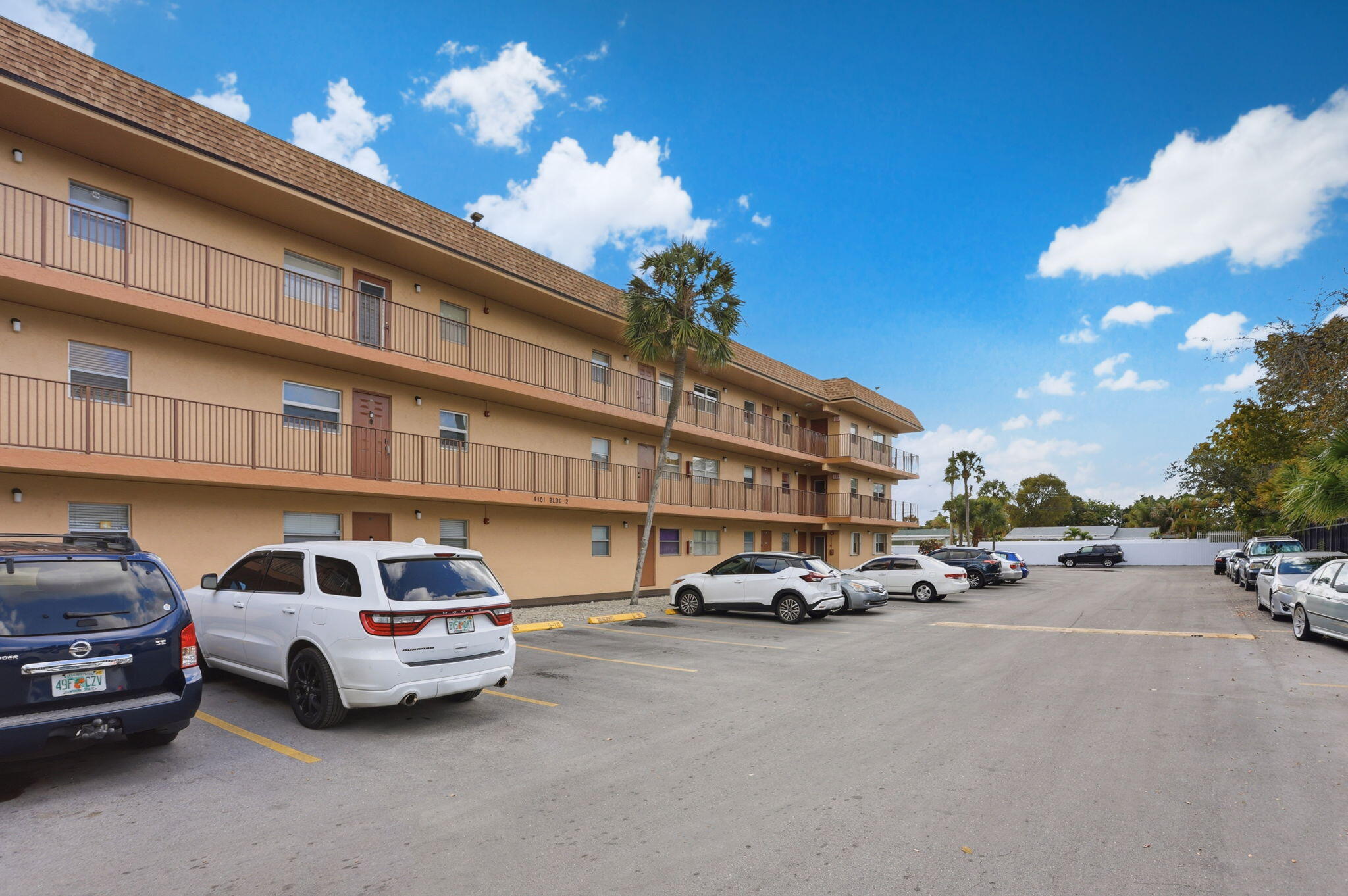 GARDENS AT LAUDERHILL CONDO - Residential