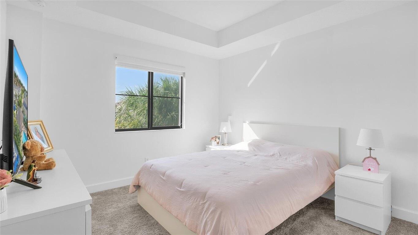 RESIDENCES AT PALM AIRE - Residential Lease