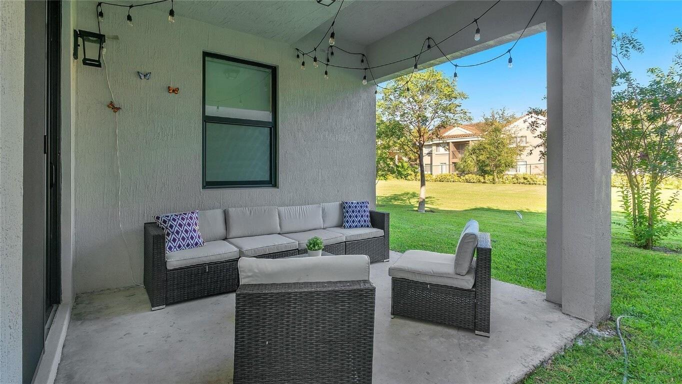 RESIDENCES AT PALM AIRE - Residential Lease