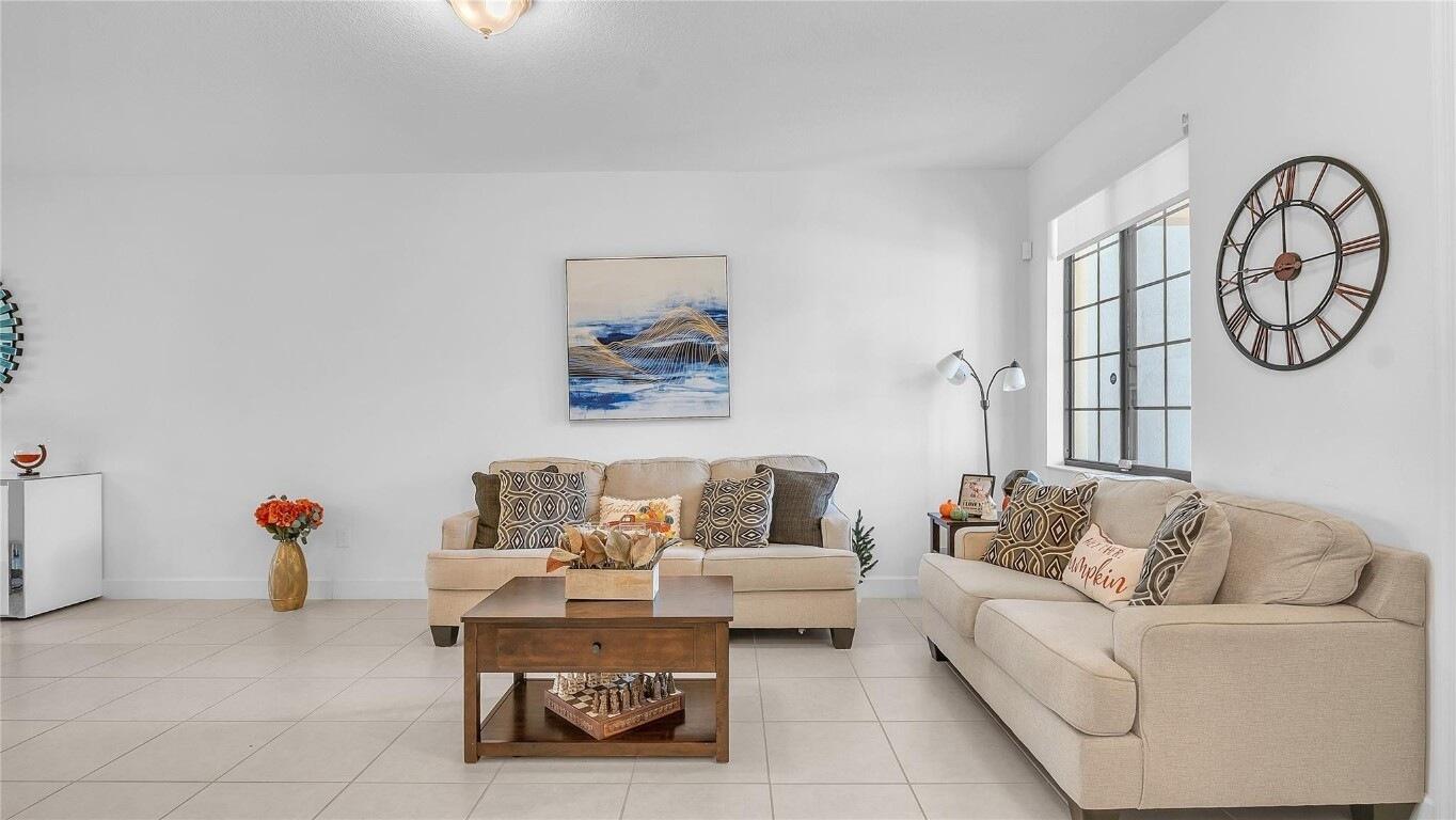 RESIDENCES AT PALM AIRE - Residential Lease