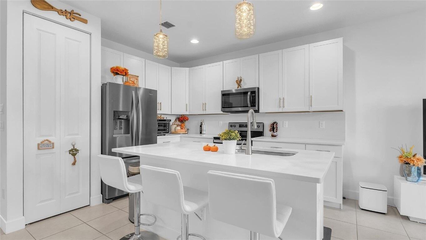 RESIDENCES AT PALM AIRE - Residential Lease