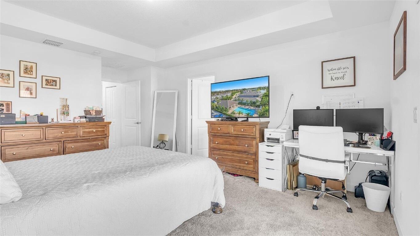 RESIDENCES AT PALM AIRE - Residential Lease