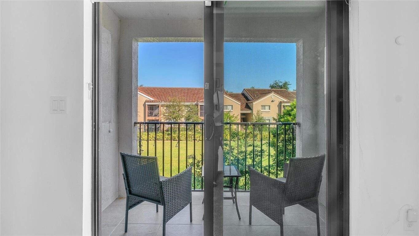 RESIDENCES AT PALM AIRE - Residential Lease