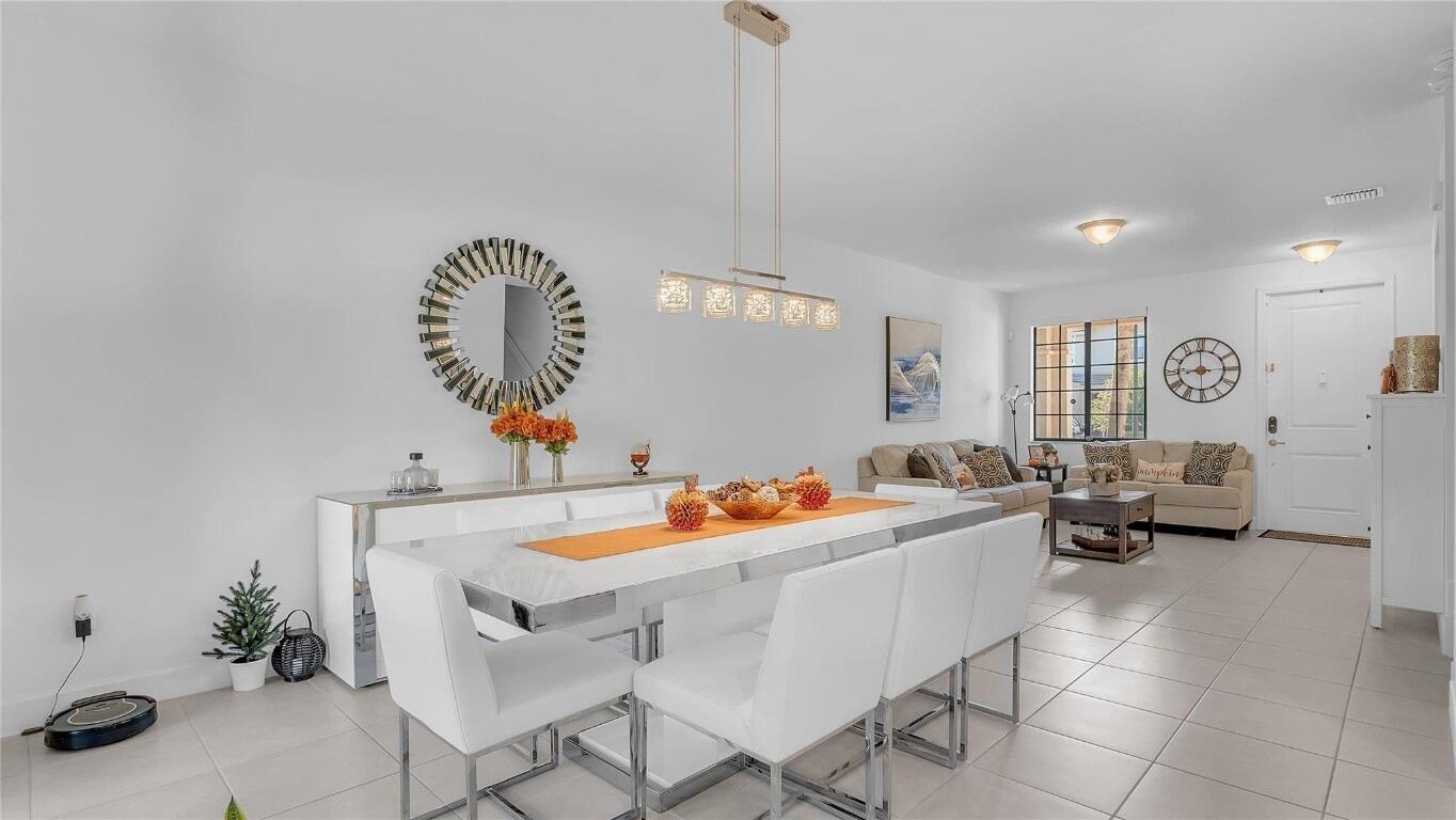 RESIDENCES AT PALM AIRE - Residential Lease