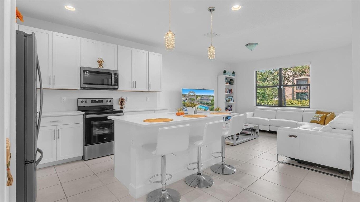 RESIDENCES AT PALM AIRE - Residential Lease