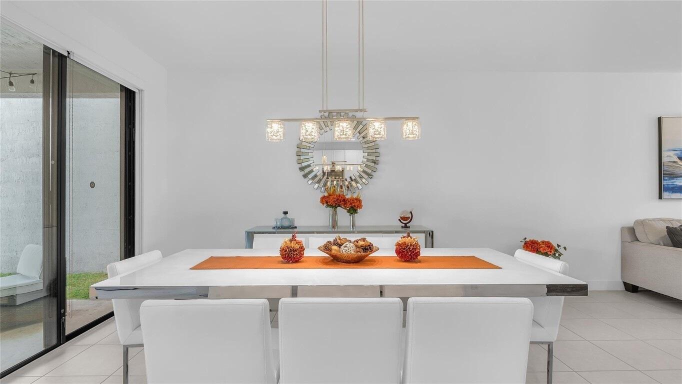 RESIDENCES AT PALM AIRE - Residential Lease