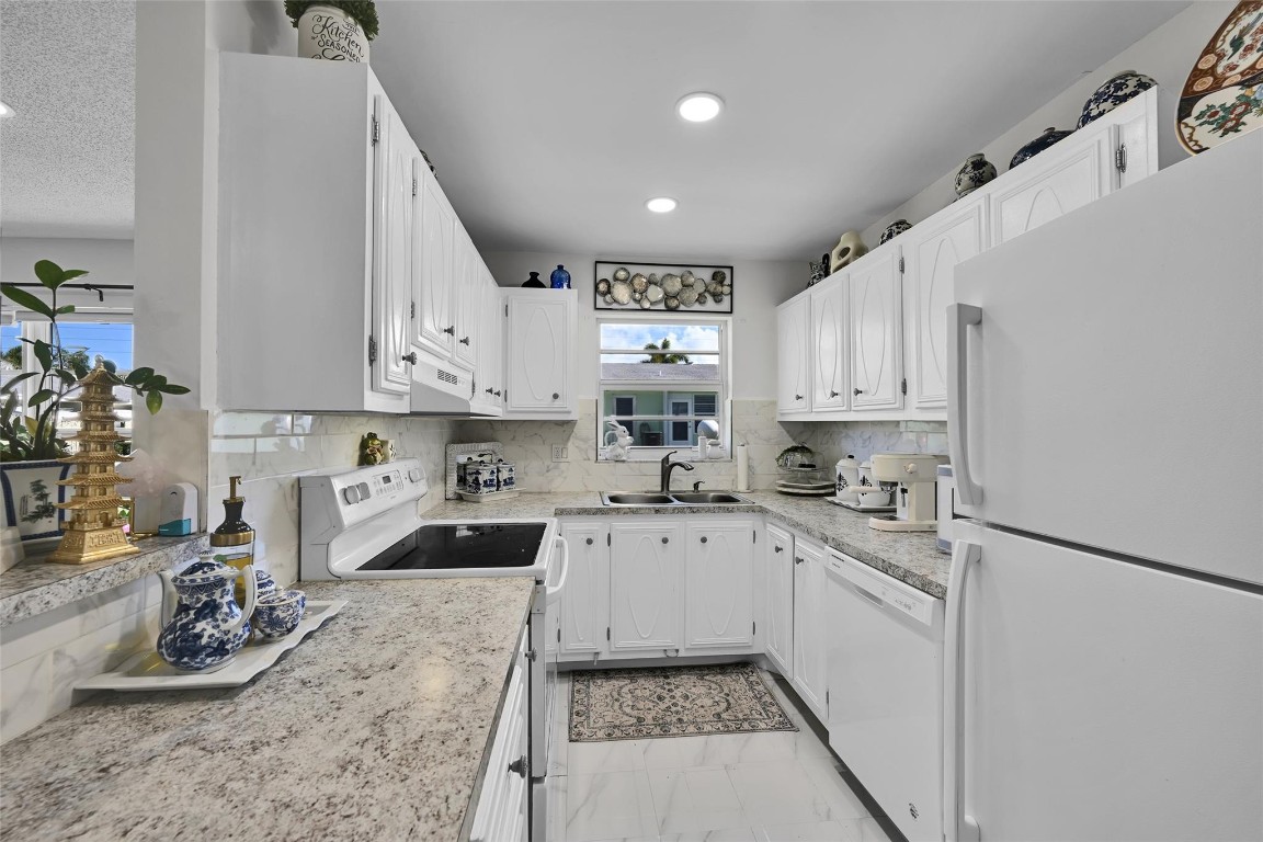 PINE POINT VILLAS CONDO - Residential