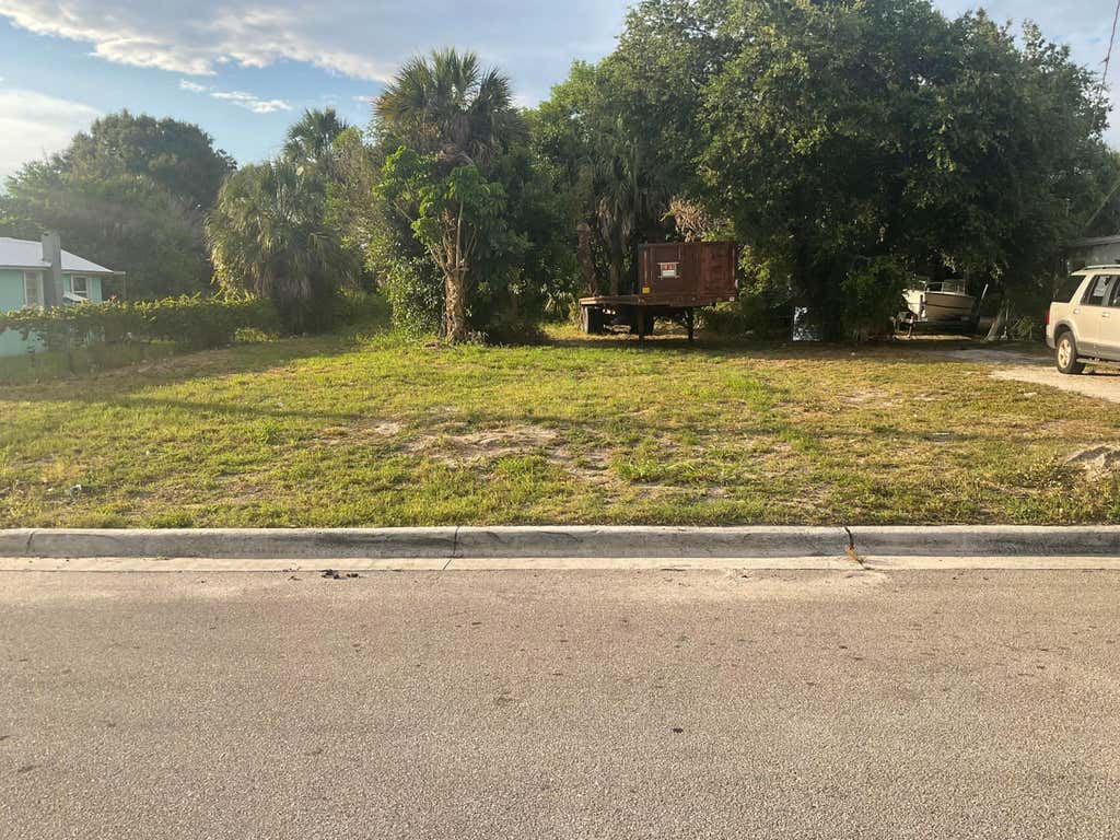Photo of 0 Avenue L, Fort Pierce, FL 34950 (MLS # B26040711)