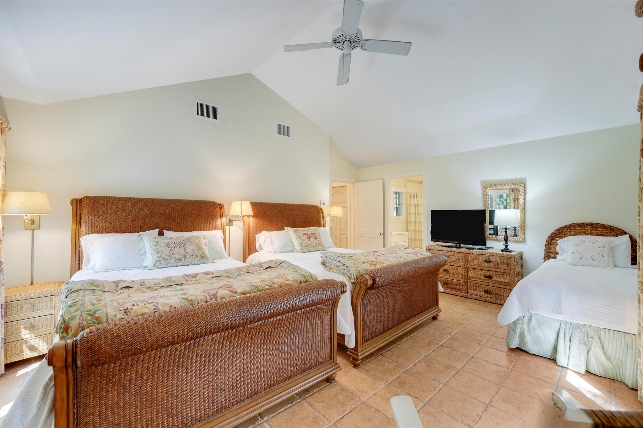 LOBLOLLY PINES - Residential