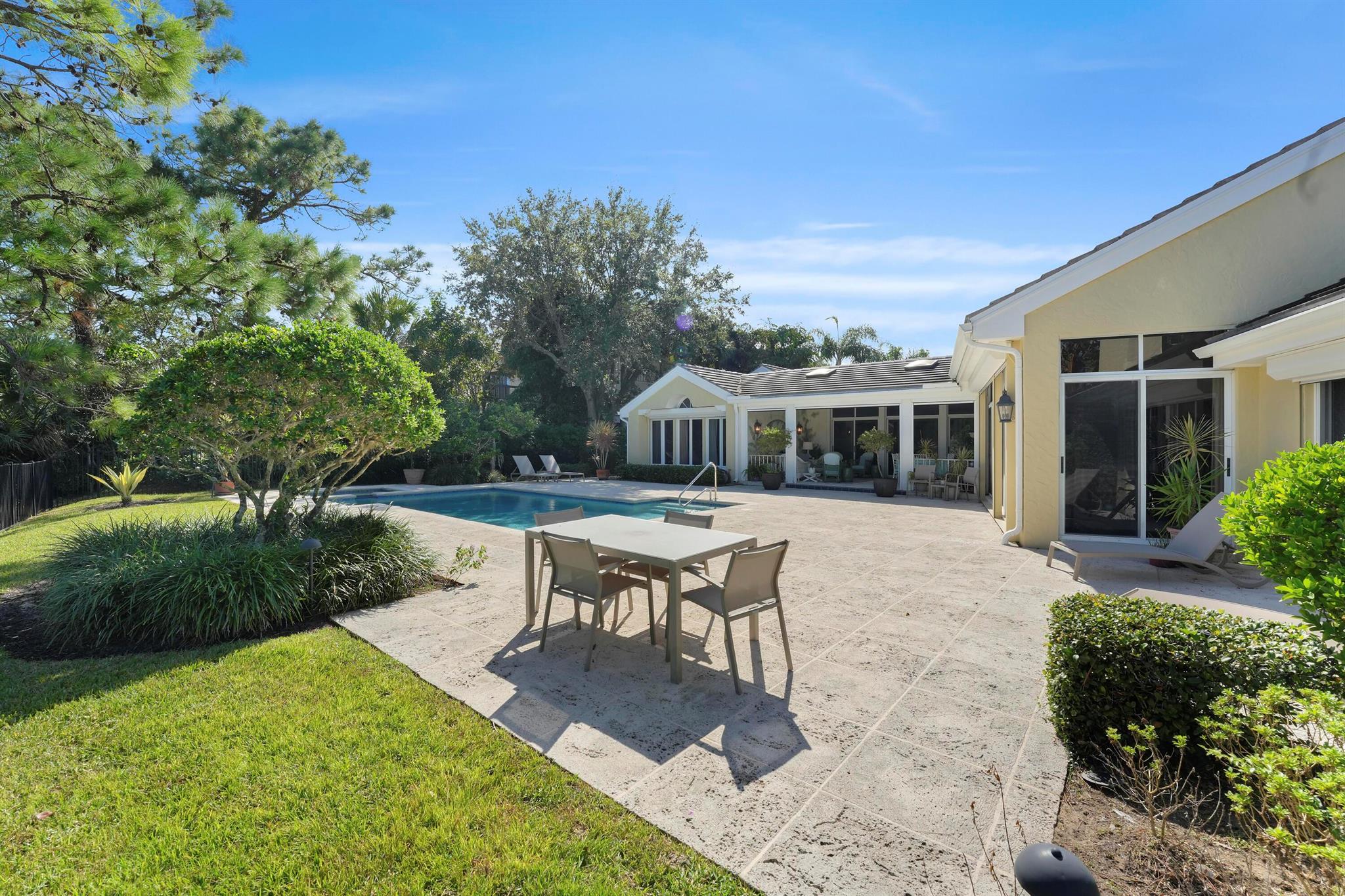 LOBLOLLY PINES - Residential