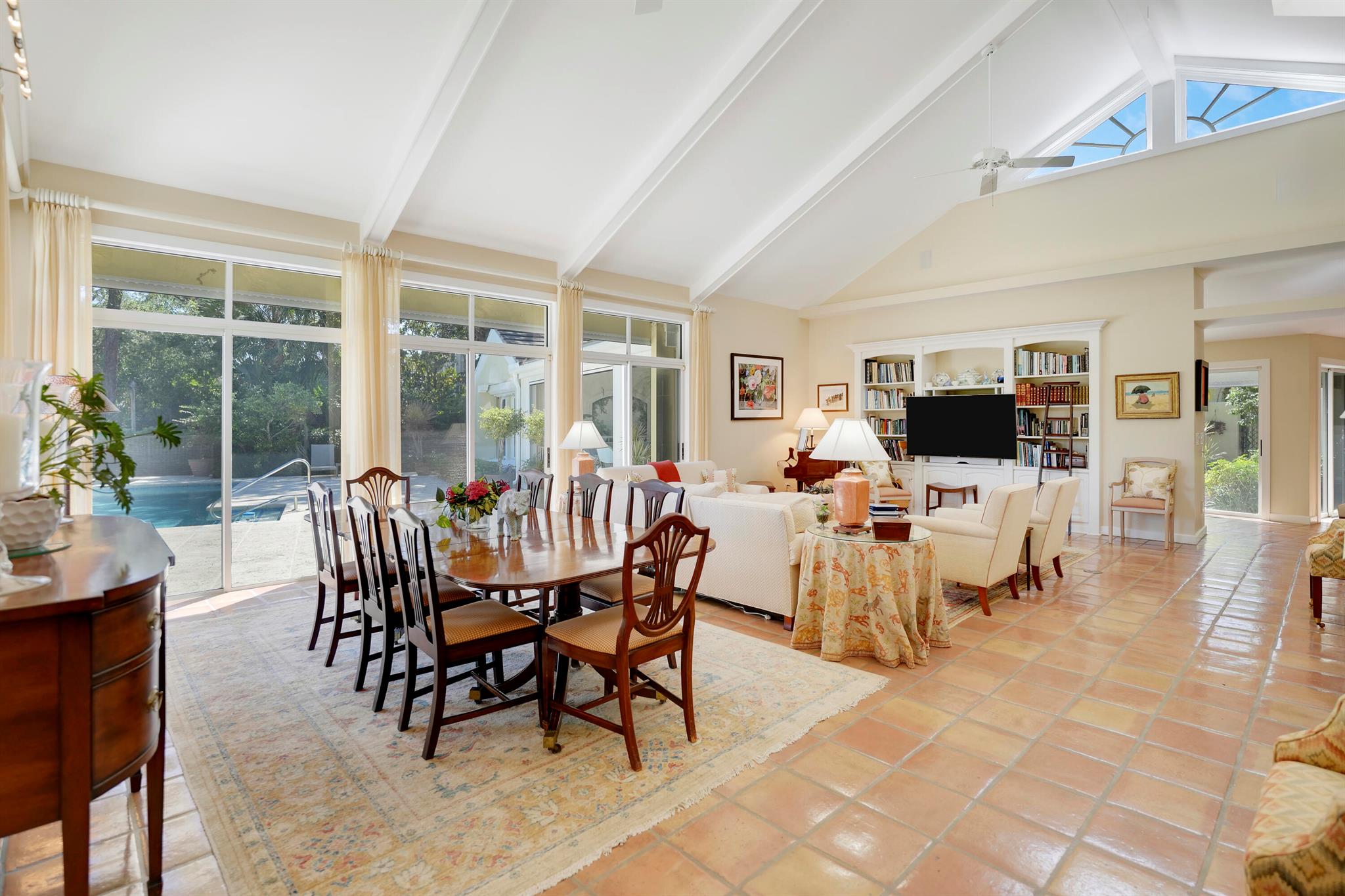 LOBLOLLY PINES - Residential