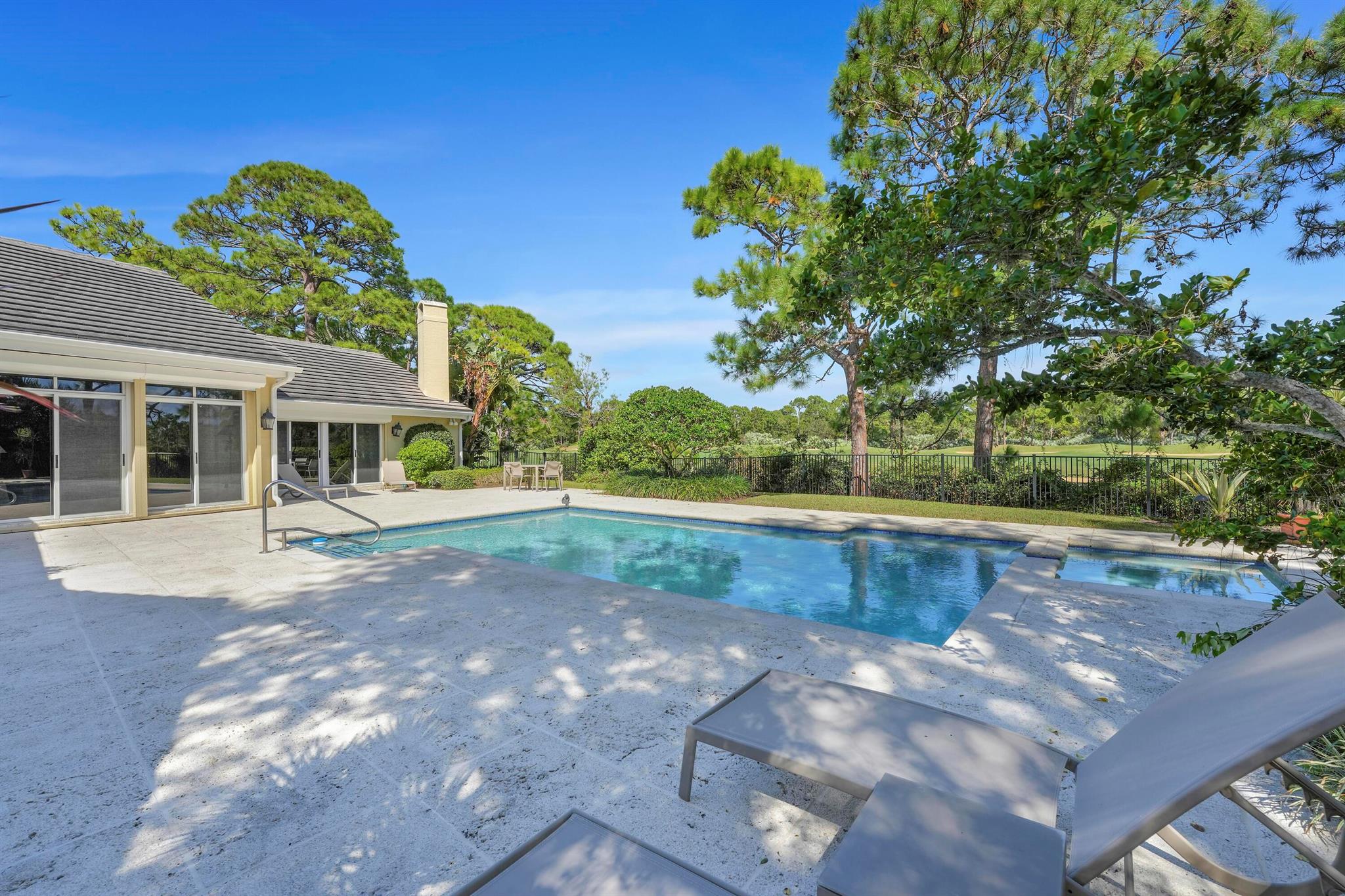 LOBLOLLY PINES - Residential