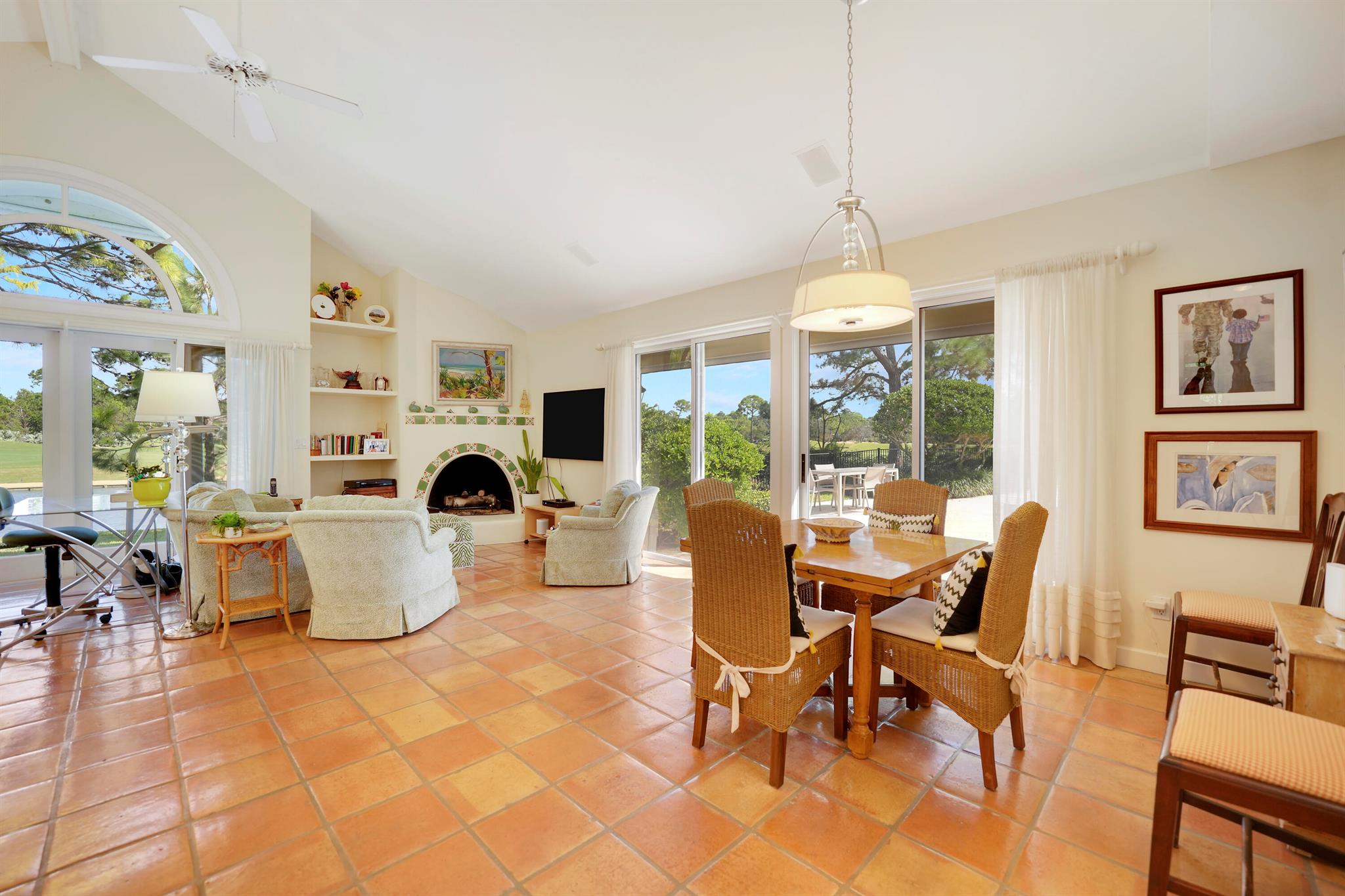 LOBLOLLY PINES - Residential