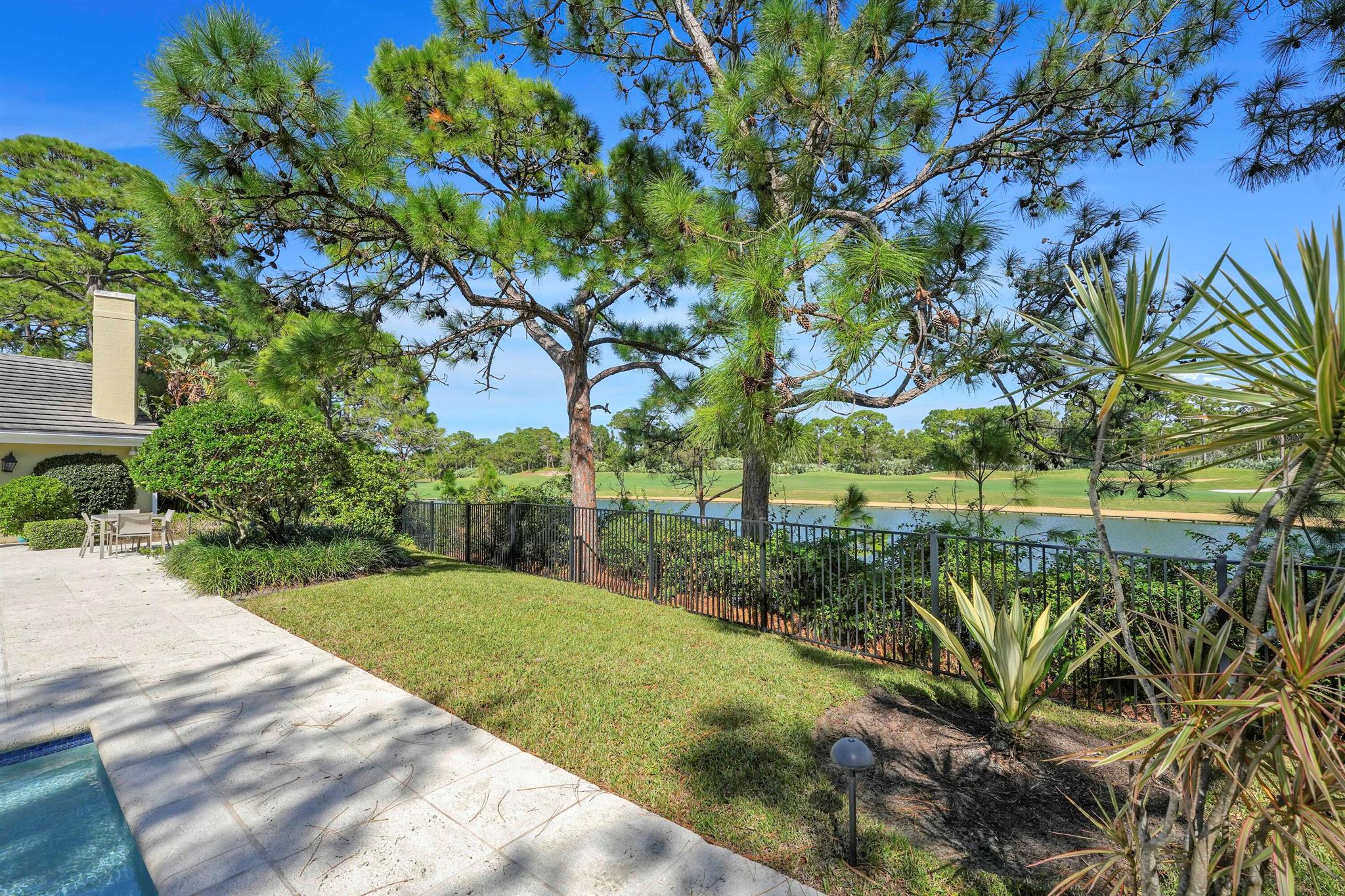 LOBLOLLY PINES - Residential