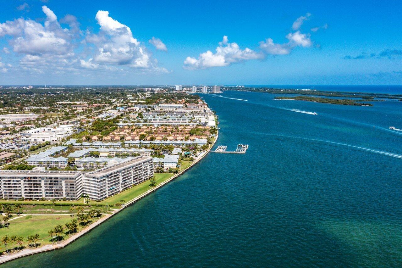 Lake Harbour Towers East - Residential