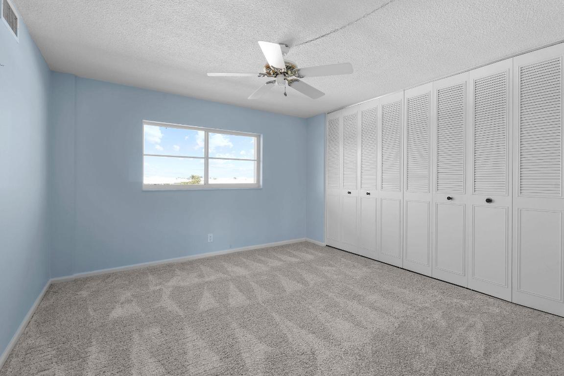 Lake Harbour Towers East Condo - Residential