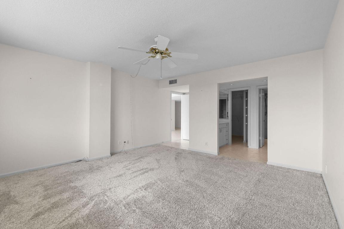 Lake Harbour Towers East Condo - Residential