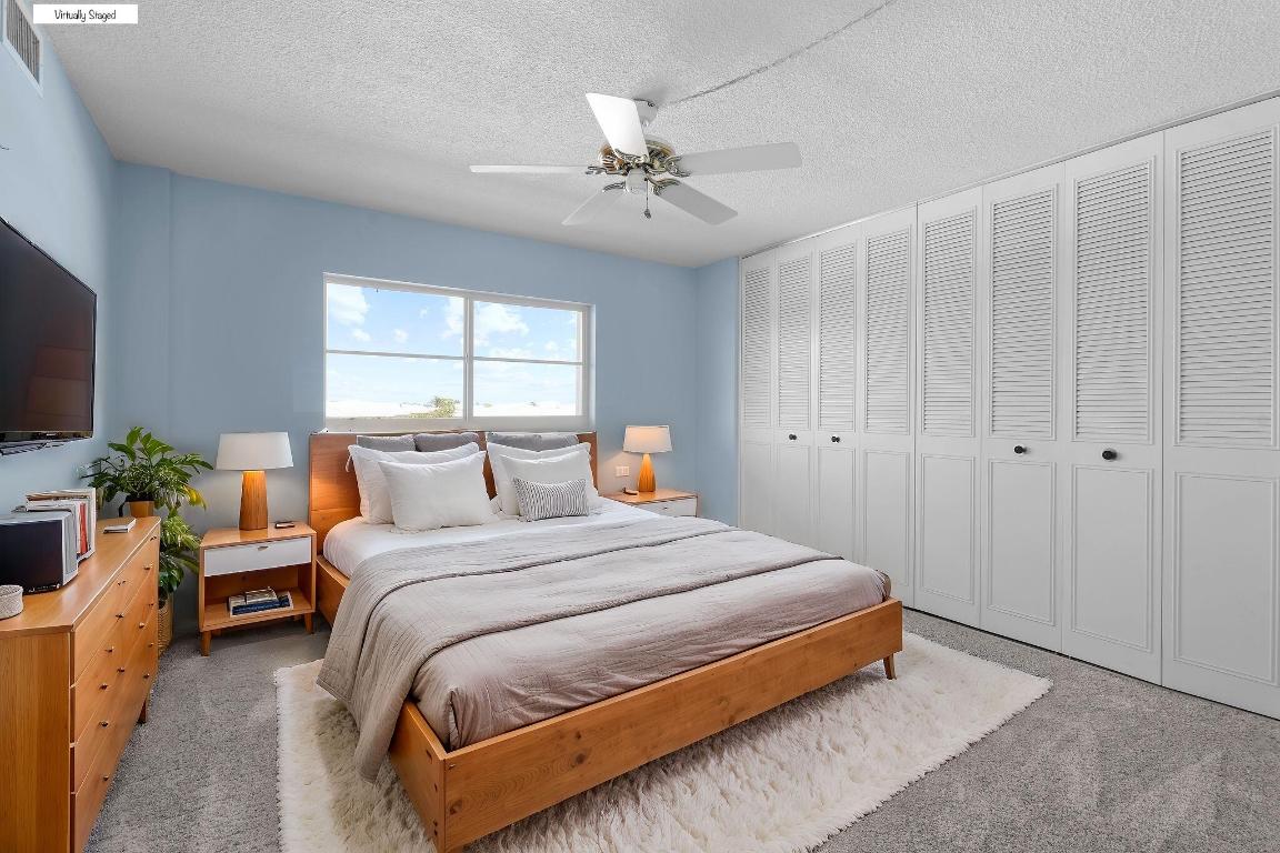 Lake Harbour Towers East Condo - Residential