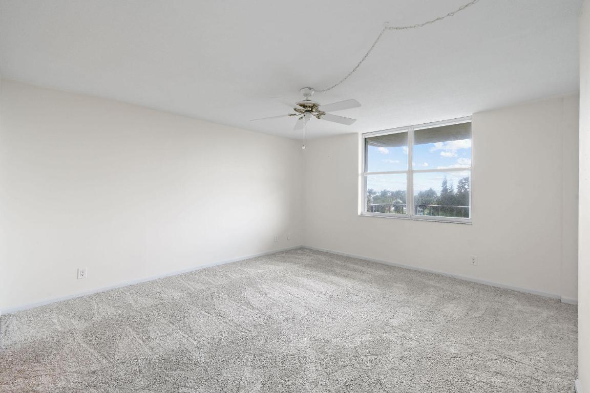 Lake Harbour Towers East Condo - Residential