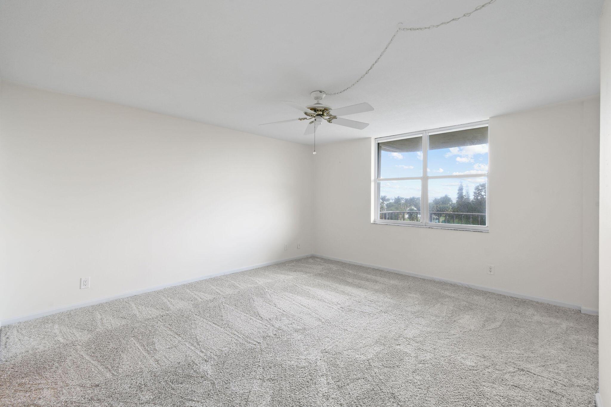 Lake Harbour Towers East - Residential