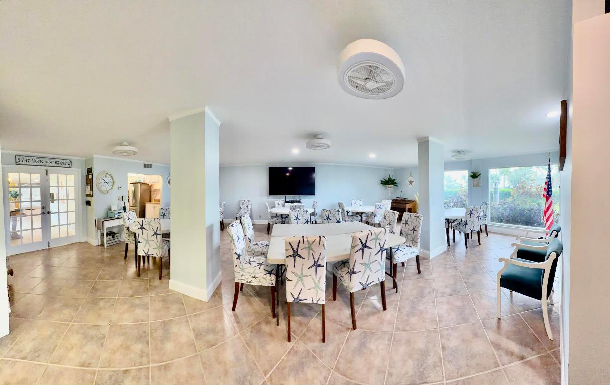 Lake Harbour Towers East Condo - Residential